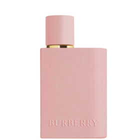 Burberry Her Parfum se otevírá jemnými tóny třešní. Tato ovocná a přesto výrazná gurmánská vůně se následně rozvíjí přes hřejivý jantar až k elegantní a podmanivé vanilce, komplexní a plné kontrastů, 2431 Kč, prodává Marionnaud