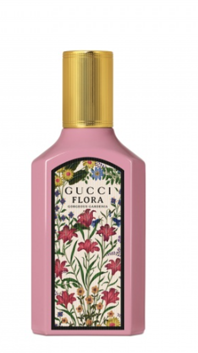 Gucci Flora Gorgeous Gardenia se v nádherné nótě bílé gardénie mísí se slunečním výtažkem jasmínu velkokvětého. Tento voňavý elixír radosti je uveden veselým akordem hruškových květů, zatímco dotek akordu hnědého cukru dodává jeho vonné stopě jemnou sladkost, 2540 Kč, prodává Fann