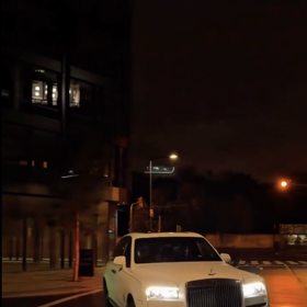 Leoš Mareš a Štěpán Kozub tentokrát dorazili do Ranní show v luxusním Rolls-Royce.