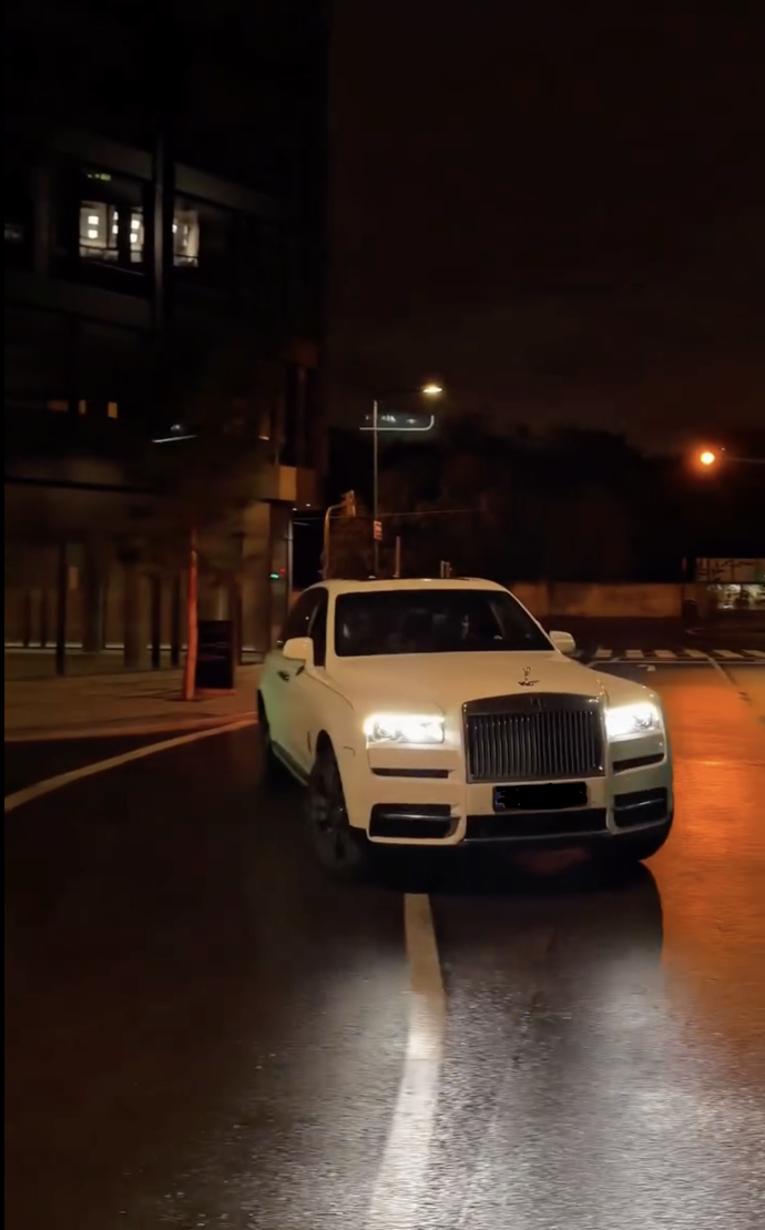 Leoš Mareš a Štěpán Kozub tentokrát dorazili do Ranní show v luxusním Rolls-Royce.