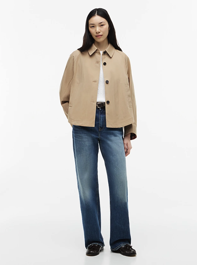 Tommy Hilfiger, 6 290 Kč (voděodolná úprava) Tommy Hilfiger, 6 290 Kč (voděodolná úprava)