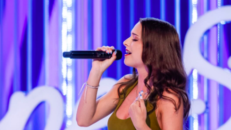 Zpěvačka Ellen Pospíšilová se dostala do top 50.
