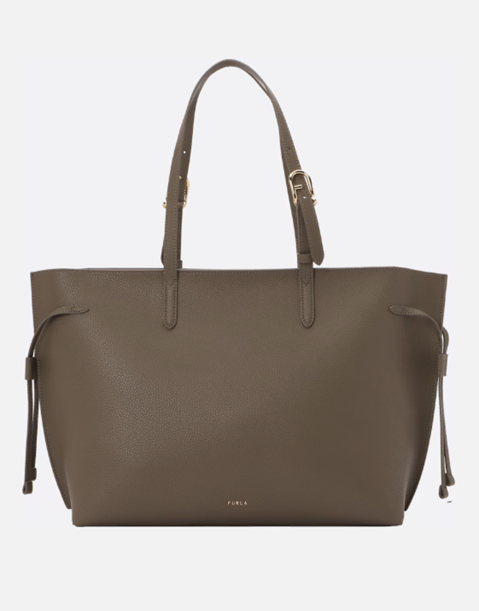 Ava, Furla, 6 974 Kč (kůže), prodává About You Ava, Furla, 6 974 Kč (kůže), prodává About You