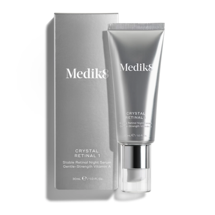 Omlazující sérum s retinolem Medik8, 1 480 Kč (30 ml)