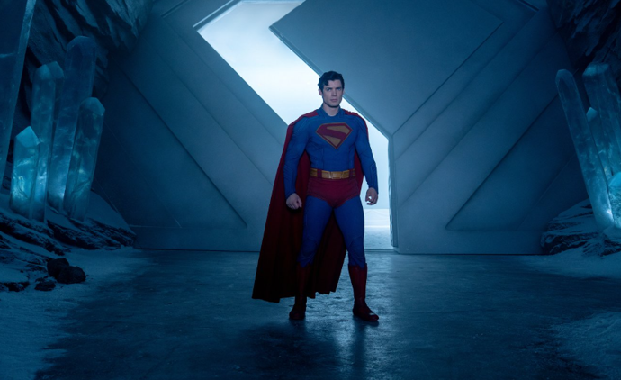 David Corenswet jako Superman.