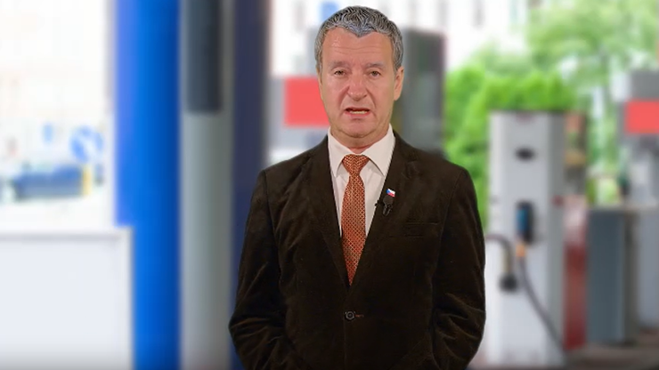 Petr Jablonský se převtělil do Andreje Babiše.