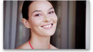 VIDEO: Jak vykouzlit ŠŤAVNATÝ LOOK PODLE NIKOL ŠVANTNEROVÉ