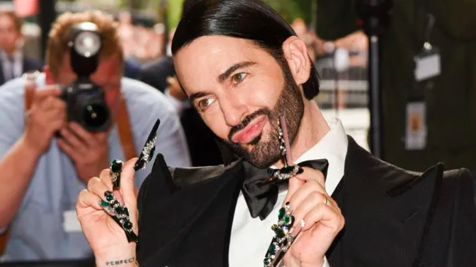  

Návrhář Marc Jacobs a jeho nail art 
