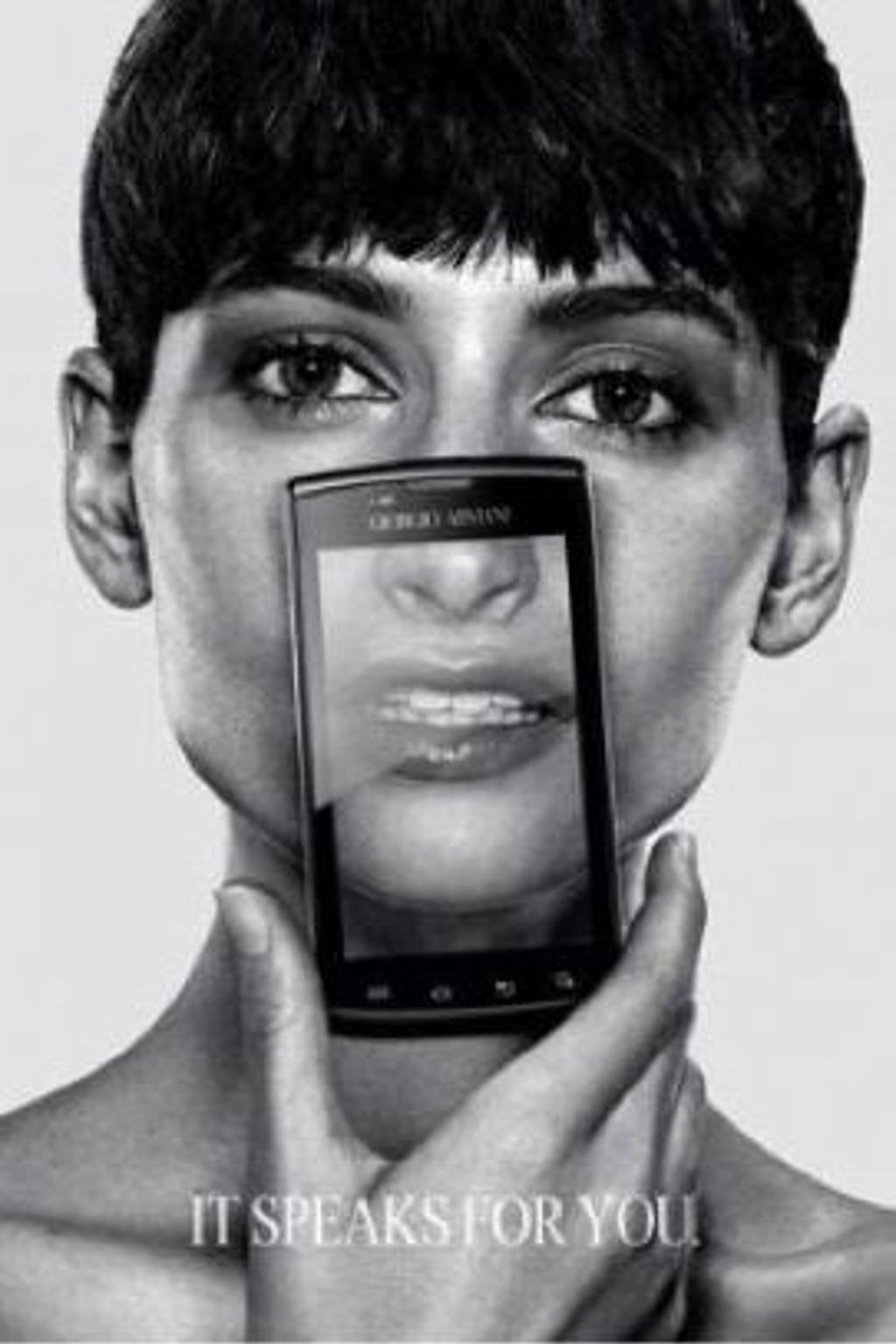 Sok Motoroly D&G? Samsung od Armani