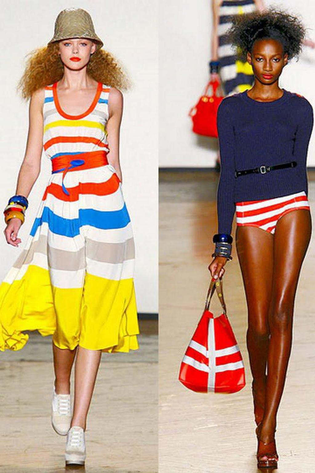Spousta náramků dotáhne outfit Spousta náramků dotáhne outfit