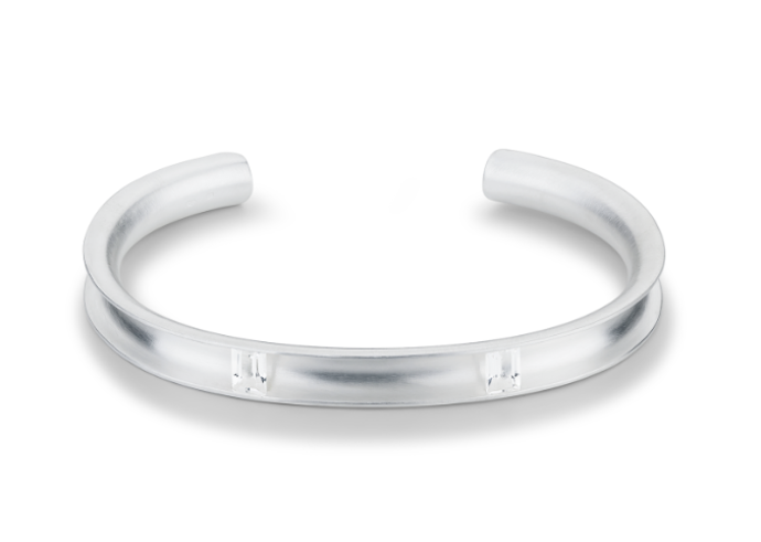 Stříbrný náramek s krystalem Amulet, 8700 Kč, prodává MOOYYY