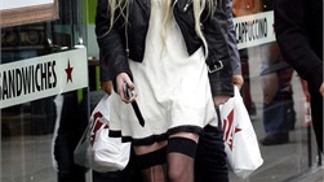 Styling dne: Taylor Momsem