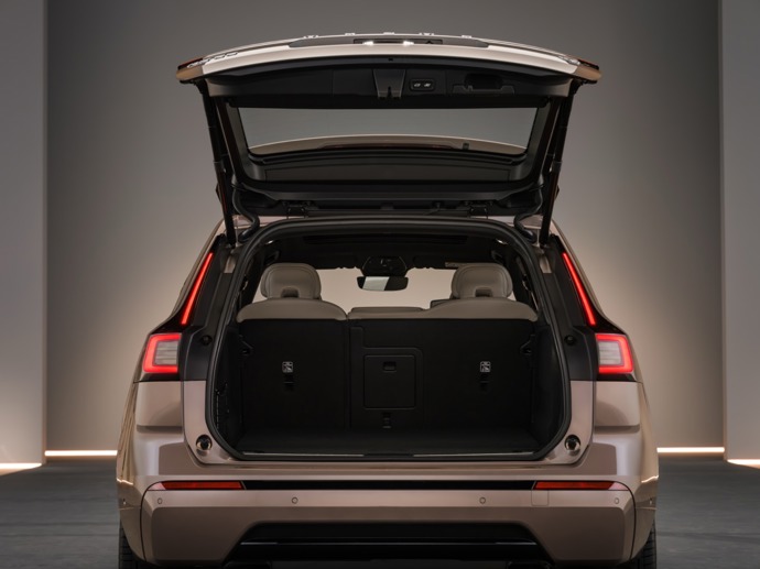 Nové Volvo XC60 disponuje prostorným kufrem. 