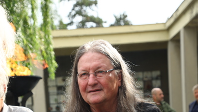 FOTO: Ivan Hlas si před obřadem zakouřil.