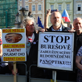 Demonstrace na Staroměstském náměstí v Praze - 28.září 2026.