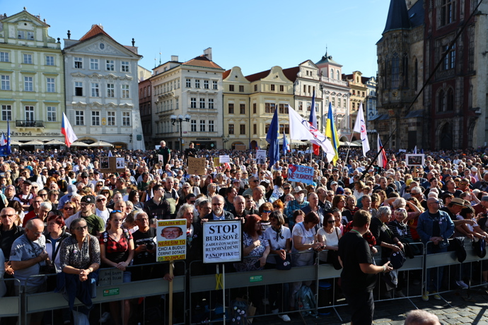 Demonstrace na Staroměstském náměstí v Praze - 28.září 2026.
