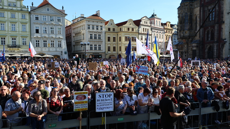 Demonstrace na Staroměstském náměstí v Praze - 28.září 2026.