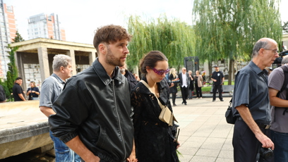 FOTO: Manželé Tomešovi přišli dát poslední sbohem Richardu Tesaříkovi.