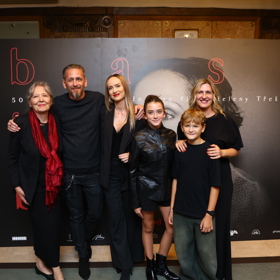 Na premiéru filmu Heleny Třeštíkové ji dorazil podpořit i syn s rodinou.