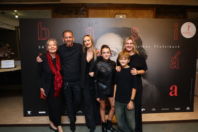Na premiéru filmu Heleny Třeštíkové ji dorazil podpořit i syn s rodinou.