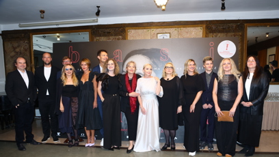 FOTO: Celá delegace na premiéře filmu o Báře Basikové
