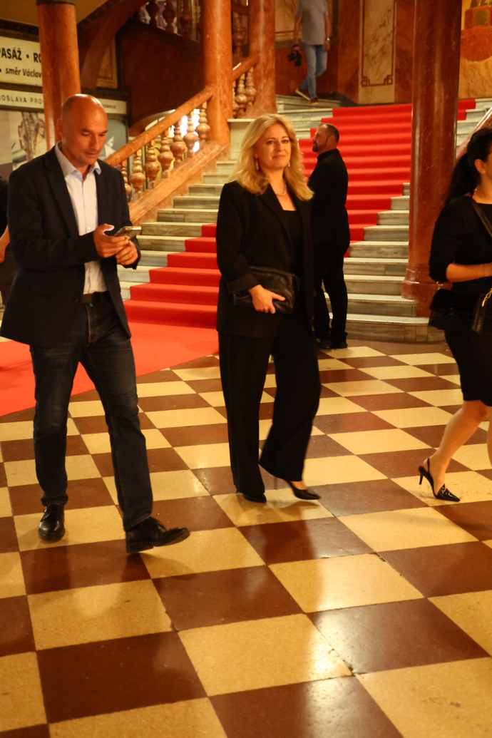 Čaputová byla po celou dobu pod drobnohledem ochranky. 
