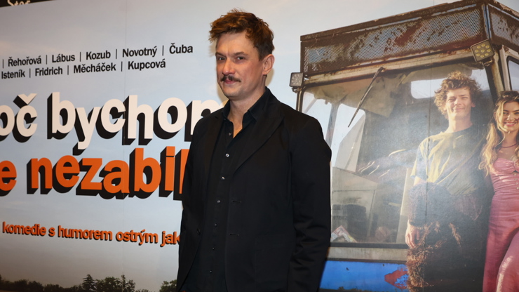 Tomáš Měcháček na slavnostní premiéře nové komedie Proč bychom se nezabili. 