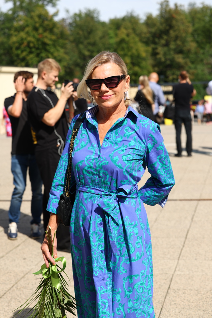Leona Machálková na pohřbu Luďka Hrzala.