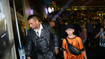 FOTO: Karlos Vémola celý večer komentoval.