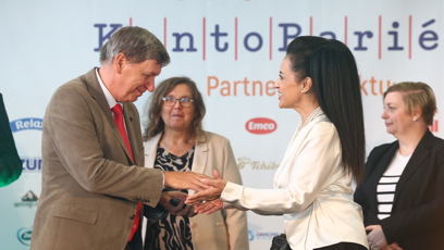 FOTO: Lucie předala klíčky od 30 aut organizacím, které pomáhají handicapovaným.
