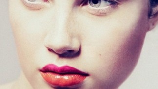 Two-tone lips