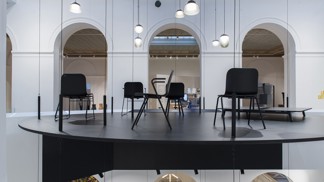 Nechte se unést levitující instalací známých českých designérů