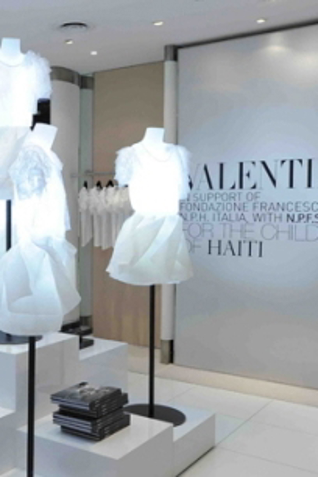 Valentino pro charitu Valentino pro charitu