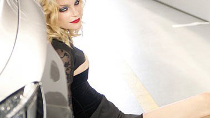 VIDEO: Jessica Stam pro Mercedes-Benz