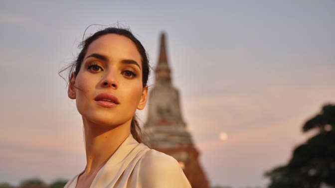 Beauty talk: Adria Arjona jako latinská múza krásy