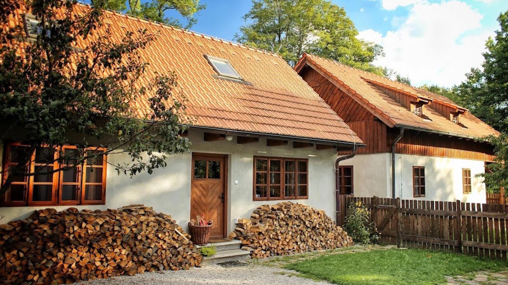 V chráněné krajinné oblasti, kousek od Českého Krumlova, najdete apartmány, kde se budete cítit jako u babičky