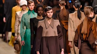 Vytvořte si stejný look, jaký měly modelky na přehlídce Fendi