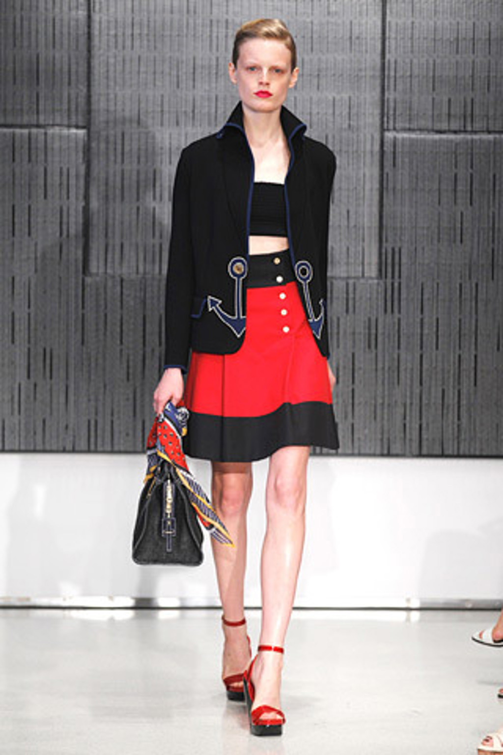YSL Resort 2012: Narukujte k námořnictvu YSL Resort 2012: Narukujte k námořnictvu