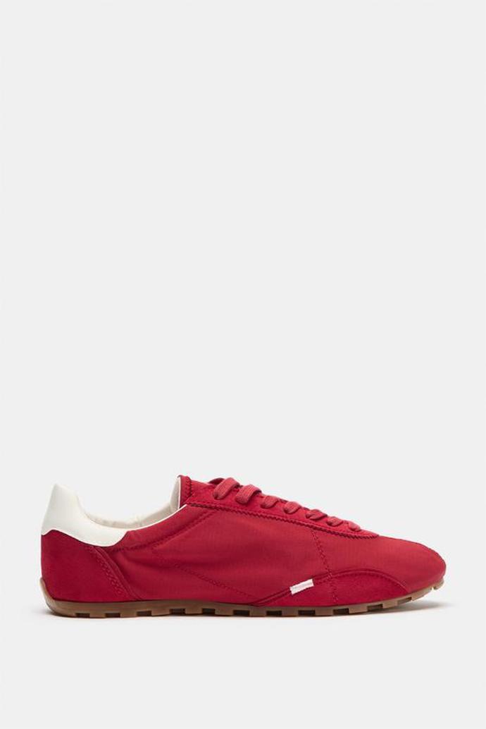 Tenisky s kontrastní patou, Zara, 849 Kč