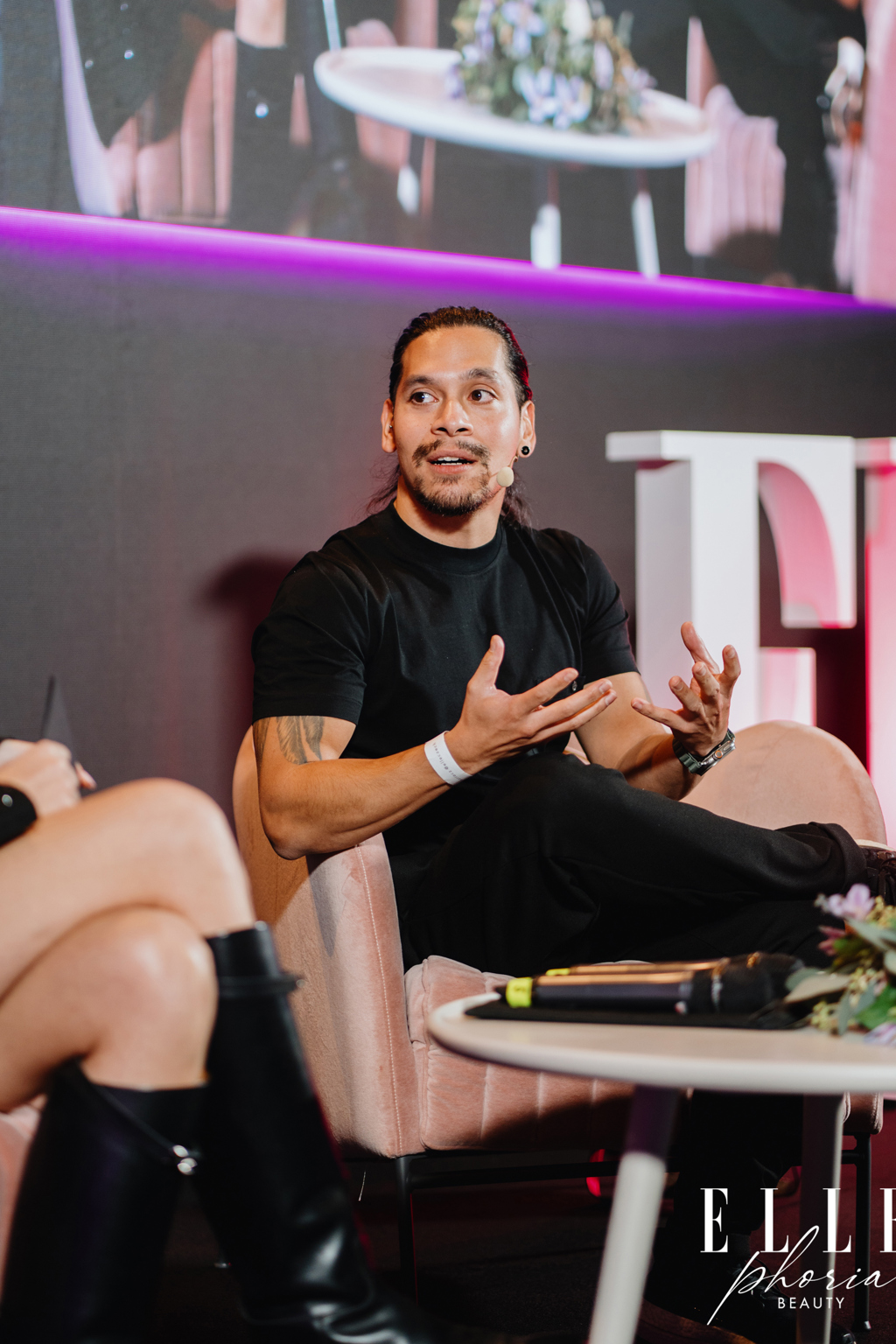 Trenér celebrit Radek Laci na beauty festivalu ELLEphoria
Trenér celebrit Radek Laci na beauty festivalu ELLEphoria