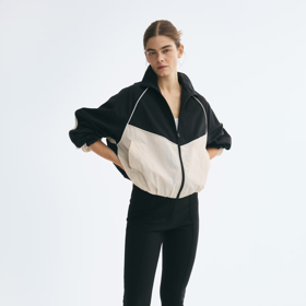 Bunda, H&M, 1 249 Kč
Bunda, H&M, 1 249 Kč