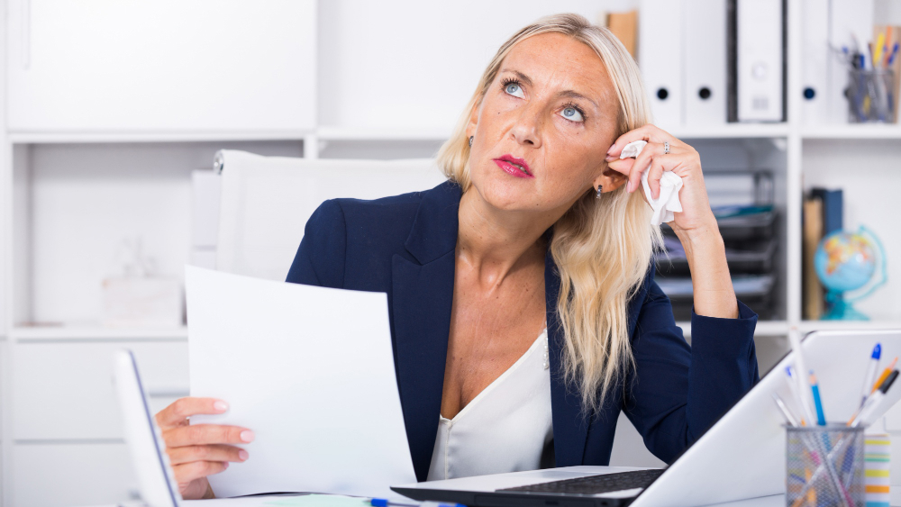 Menopauza může ženám komplikovat kariéru, předsudky tady pořád jsou