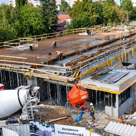 Na místě staré formanské hospody roste nová rezidence. Architektura na Chodově se vrací k historii místa