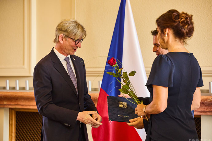 Režisér Jiří Strach při predávání cen Gratias Agit. 