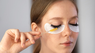 Máte umělé řasy? Pozor na parazity. Dermatoložka Monika Arenbergerová varuje před roztočem trudníkem i záněty Máte umělé řasy? Pozor na parazity. Dermatoložka Monika Arenbergerová varuje před roztočem trudníkem i záněty