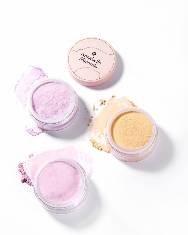 Annabelle Minerals uvádí tři barevné fixační pudry Annabelle Minerals uvádí tři barevné fixační pudry
