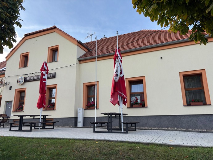 Tradiční hospůdka U Kaštanu v Jenčicích se stala dějištěm jedné z epizod populárního pořadu Ano, šéfe!
