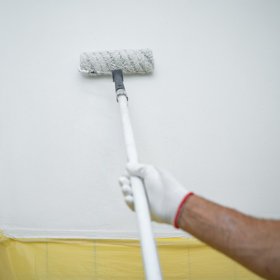 DIY: Nová koupelna bez bourání. Stačí přetřít staré obklady a změnit pár detailů