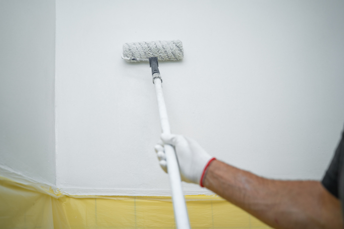 DIY: Nová koupelna bez bourání. Stačí přetřít staré obklady a změnit pár detailů DIY: Nová koupelna bez bourání. Stačí přetřít staré obklady a změnit pár detailů