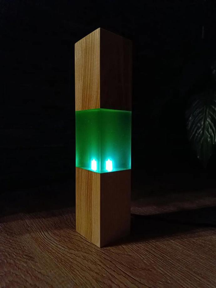 Projde se po lese, přinese kus dřeva, vyrobí lampu: Teprve devatenáctiletý Jakub má koníčka, který se mění v profesi. Uživit se jím prý dá Projde se po lese, přinese kus dřeva, vyrobí lampu: Teprve devatenáctiletý Jakub má koníčka, který se mění v profesi. Uživit se jím prý dá